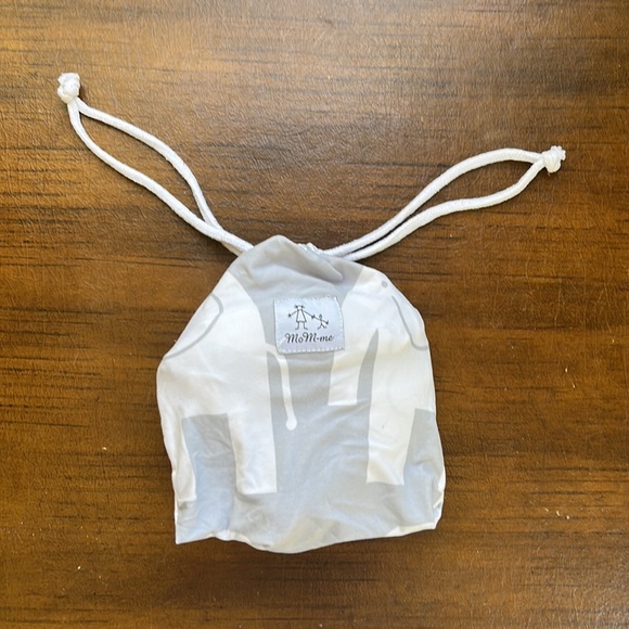 Mom-me breastfeeding cover - Picture 3 of 3